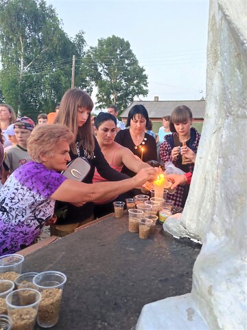 Кузьминкасвеча памяти.jpg