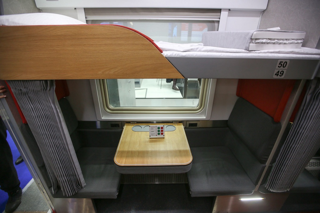 fullscreen-180e-1.jpg