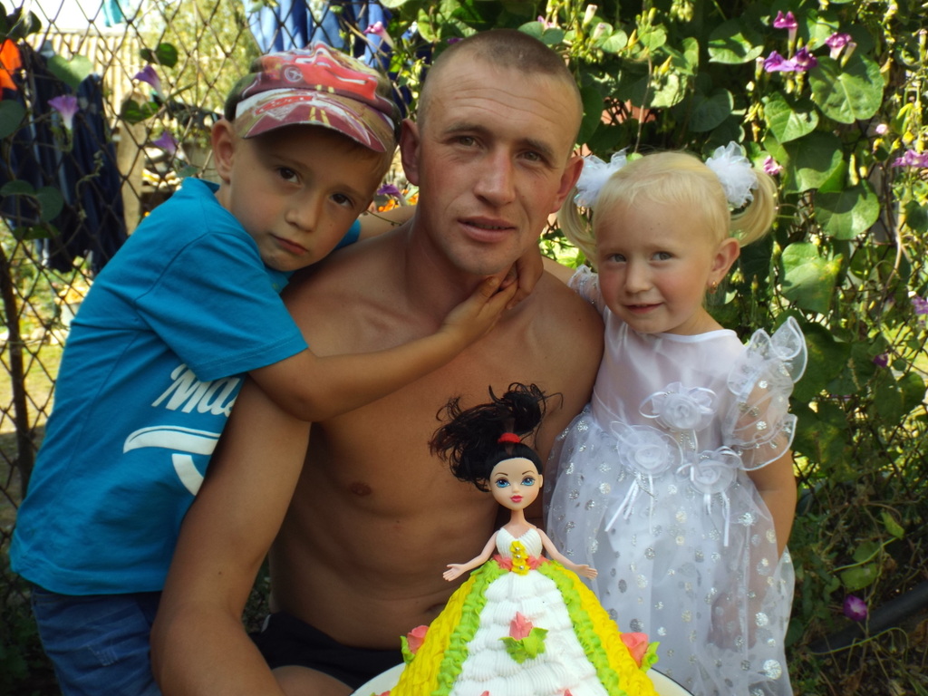 Калимбет Александр с Данилом и Татьяной.JPG