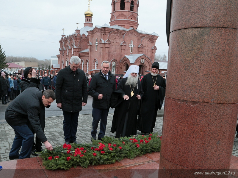 25.10.2019_Курья памятник.jpg
