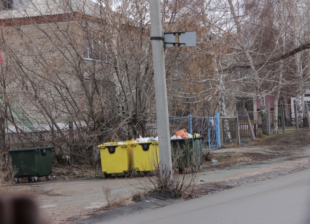волкова возле детсада.jpg волкова возле детсада.jpg