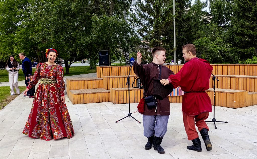 ploshhadka-garmonistov-2.jpg